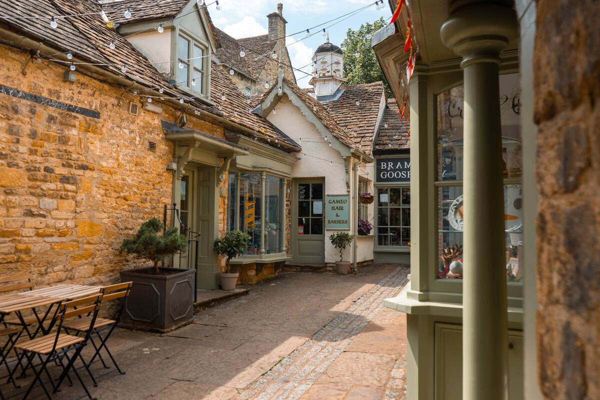 The Farmer's Dog & Burford – A Cotswolds Day Trip - Saturday 17th April 2027