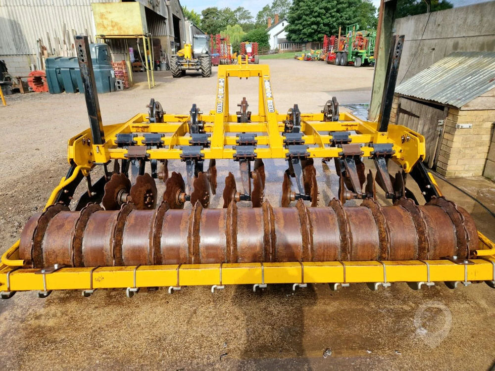 MCCONNEL DISCAERATOR 3000 - 2011
