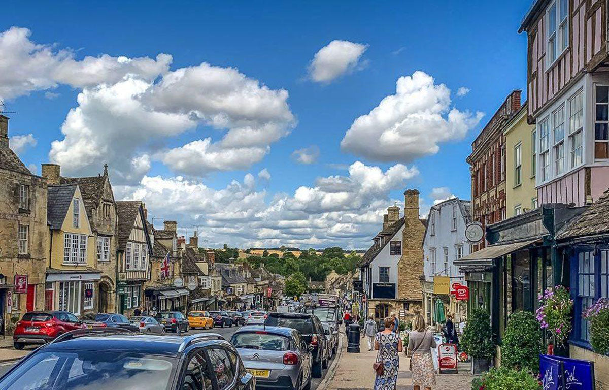 The Farmer's Dog & Burford – A Cotswolds Day Trip - Saturday 17th April 2027