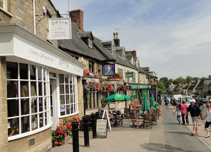 The Farmer's Dog & Burford – A Cotswolds Day Trip - Saturday 17th April 2027