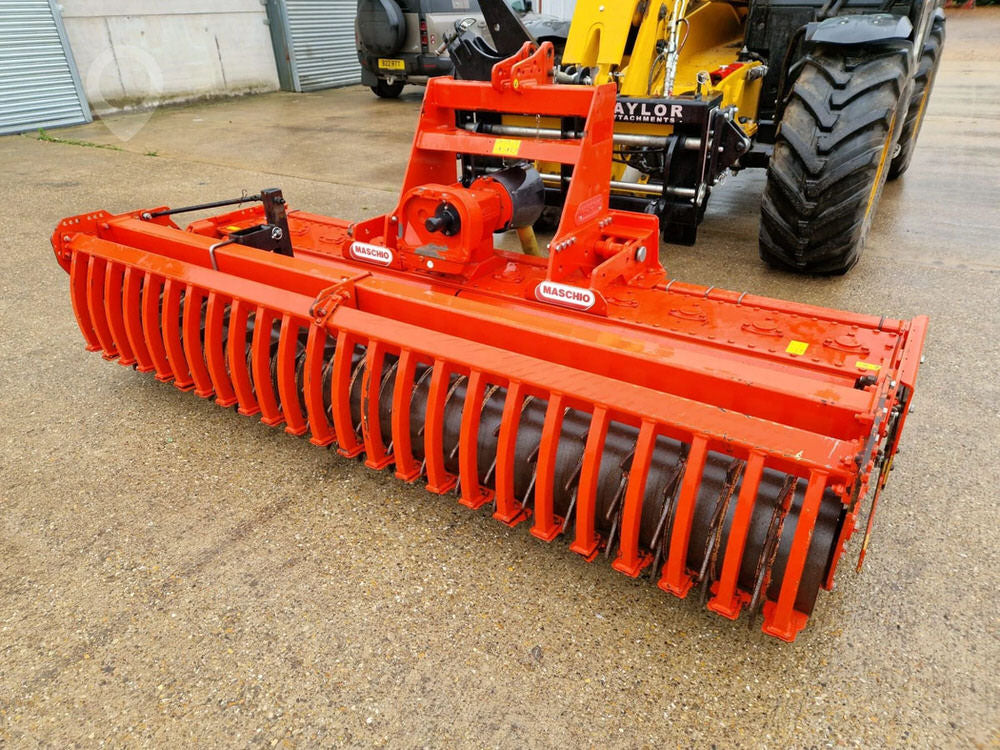 MASCHIO TERREMOTO 300