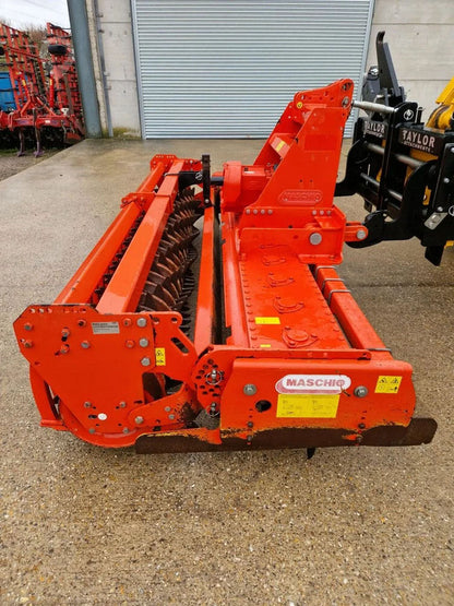 MASCHIO TERREMOTO 300