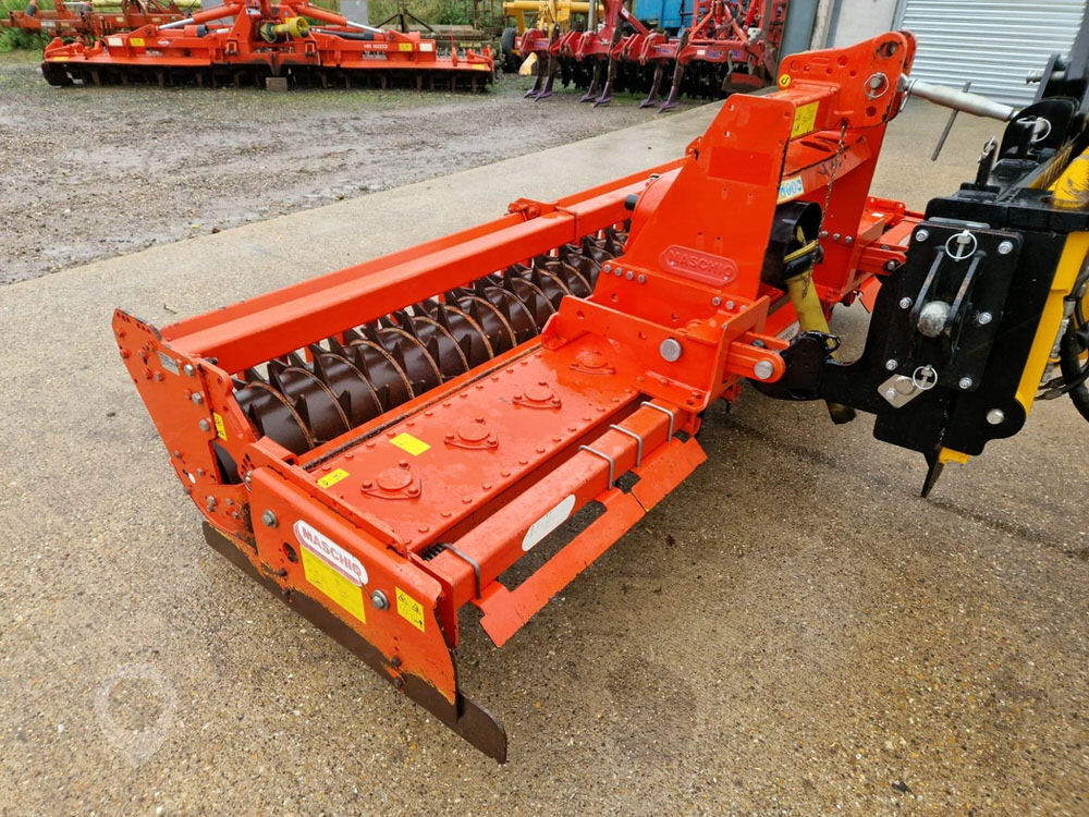 MASCHIO TERREMOTO 300